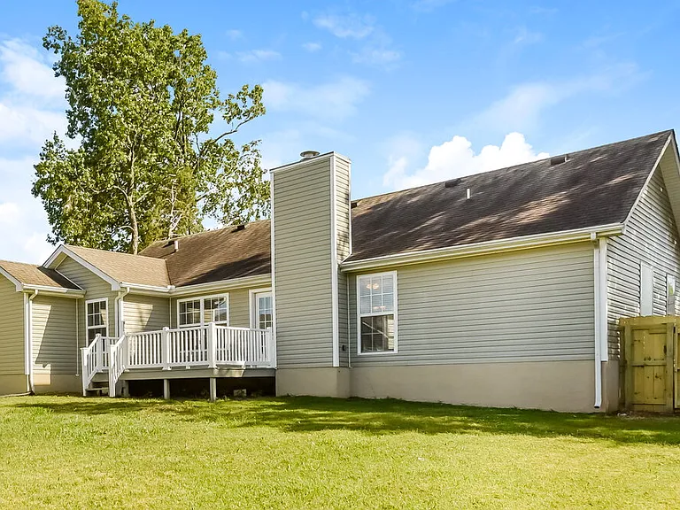 416 Lake Forest Dr — Photo 16