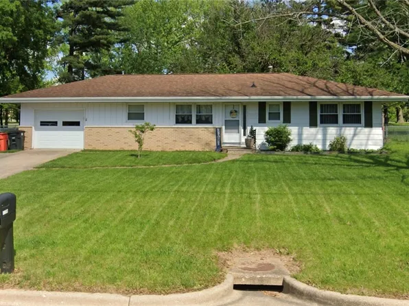 2003 University Dr, Charleston, IL 61920