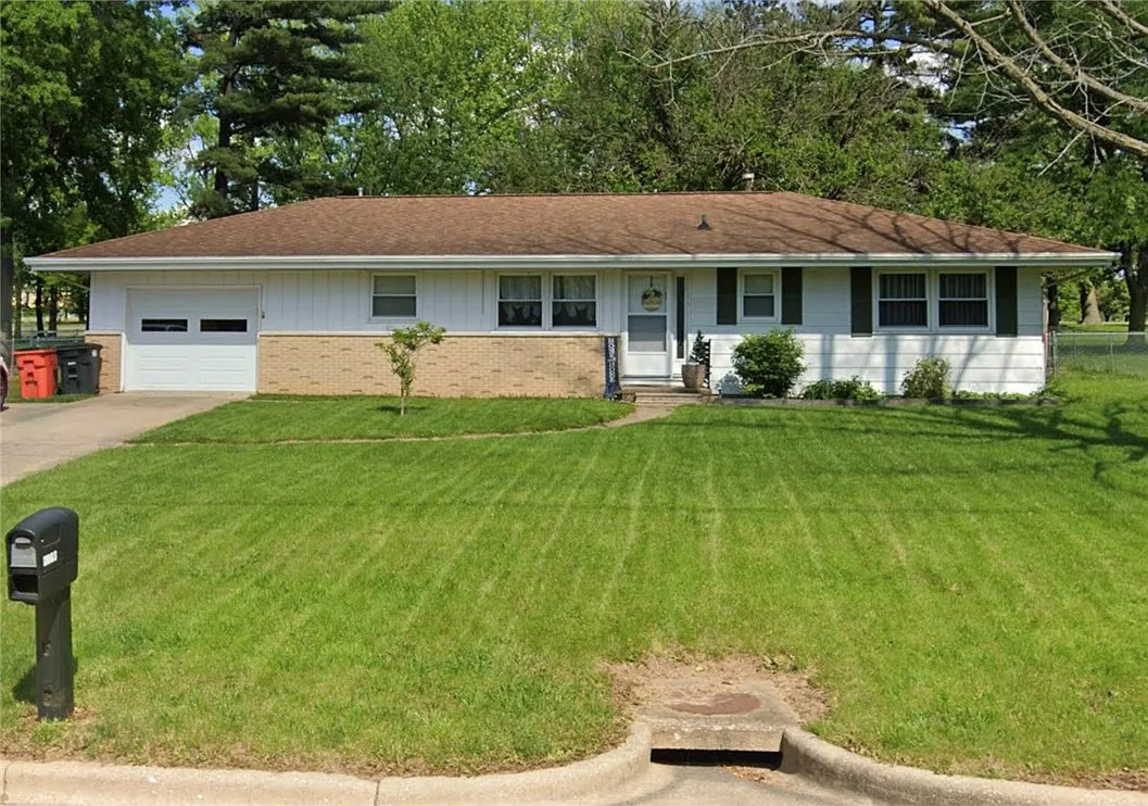 2003 University Dr photo 1