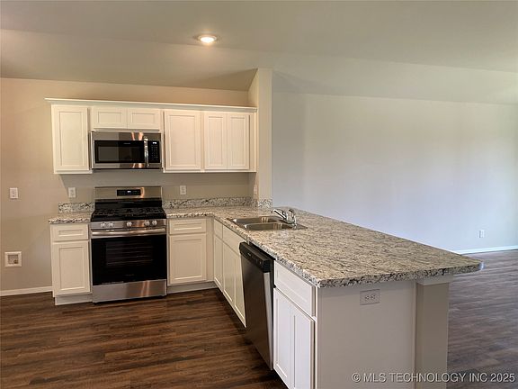 4th image of 16432 S 85th Ave E