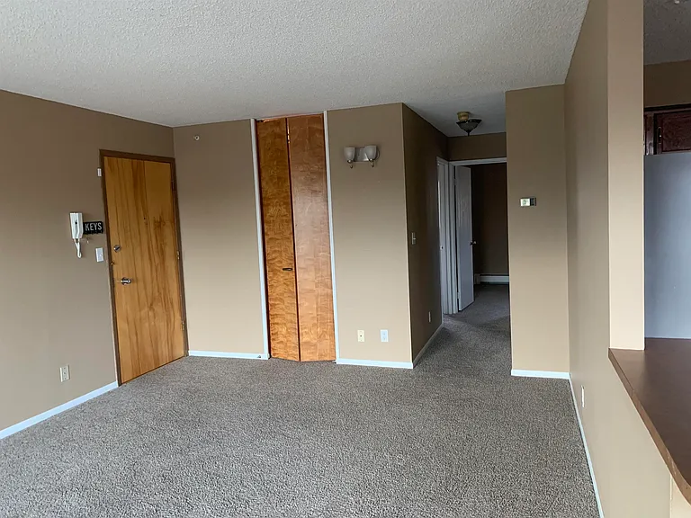 1050 Turner St #104 — Photo 3
