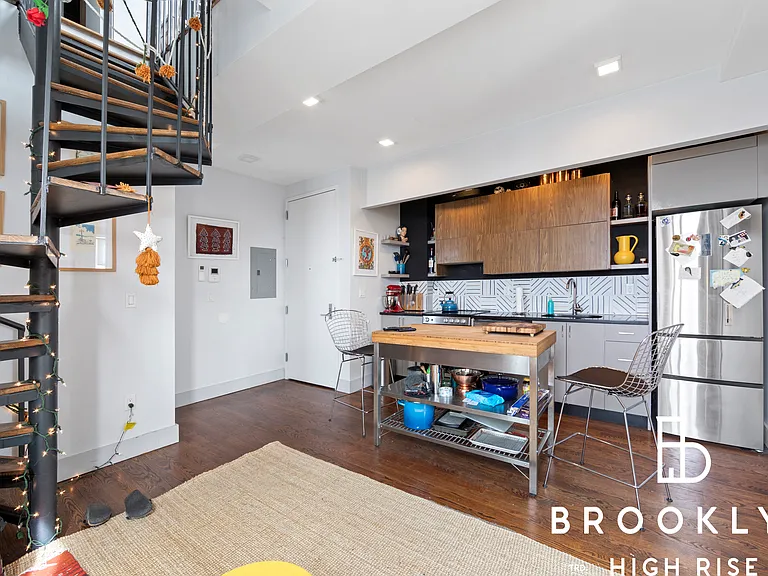 311 Woodbine St #4F — Photo 4