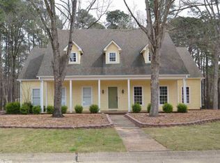 300 Fair Oaks Dr, Bryant, AR 72022