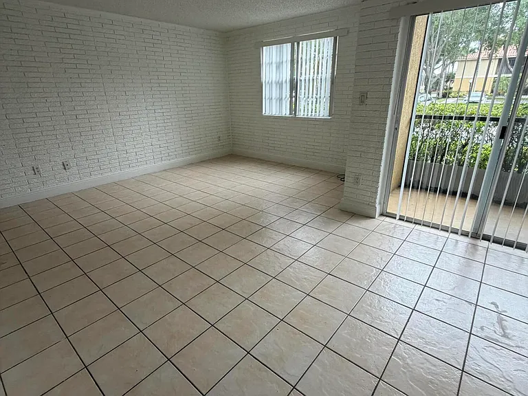 1285 SW 46th Ave #2709 — Photo 4