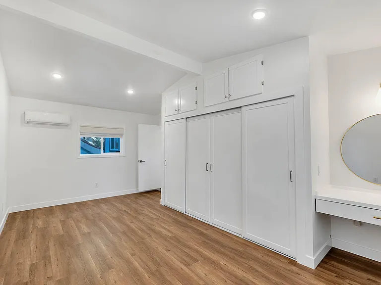 5338 Campo Rd — Photo 9