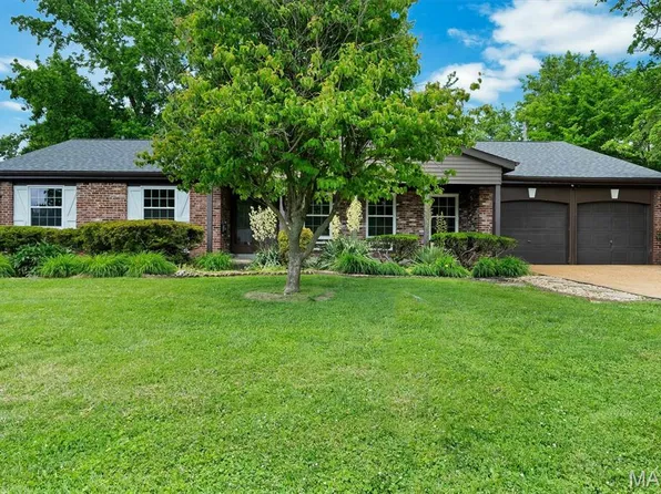 775 Montmartre Dr, Saint Louis, MO 63141