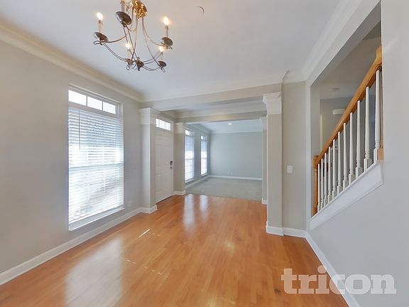 4th image of 1307 Creekside Dr