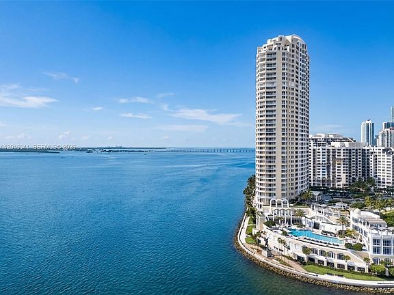 4th image of 808 Brickell Key Dr APT 3304