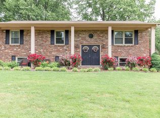 221 Southpoint Dr, Lexington, KY 40515