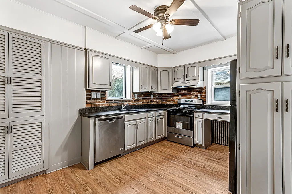 2 bed, $2,450 — Photo 3