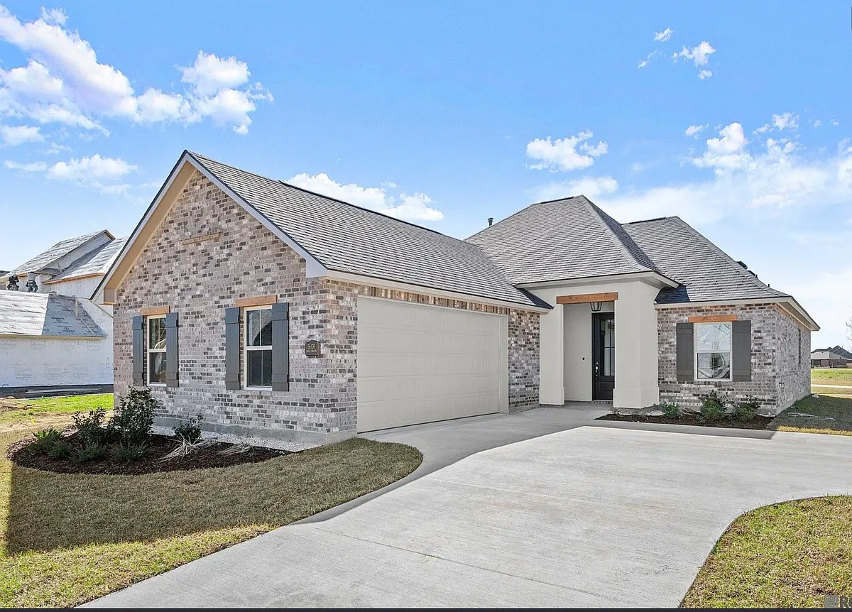 Building Photo - 36139 Belle Parc Ave