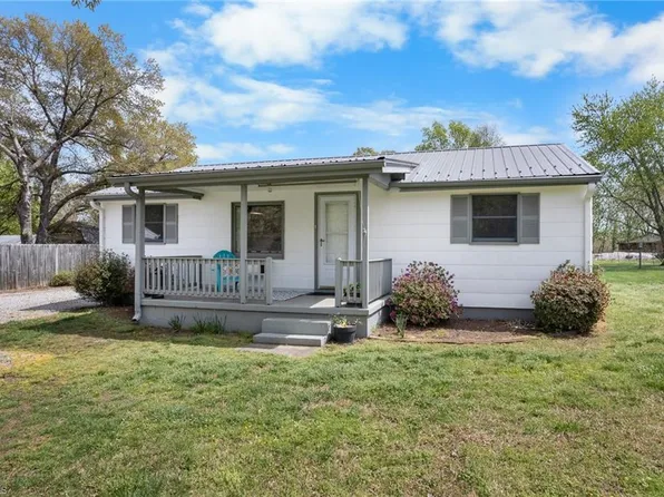 507 Horneytown Rd, High Point, NC 27265