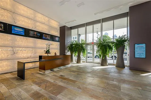500 Brickell Ave — Photo 33