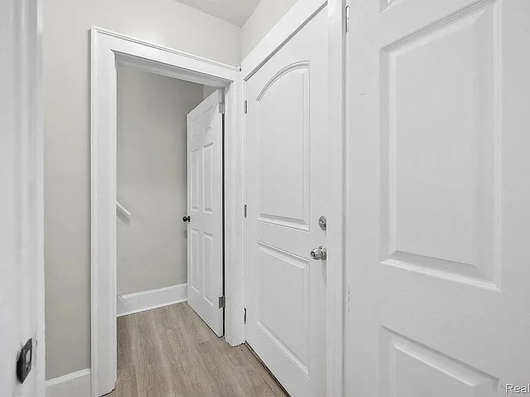 15740 Hartwell St — Photo 11