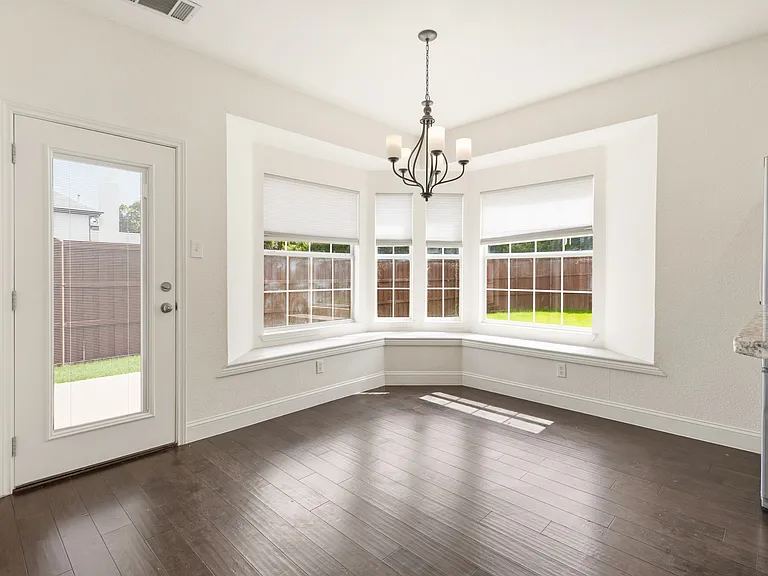 724 Pine Lakes Dr — Photo 11