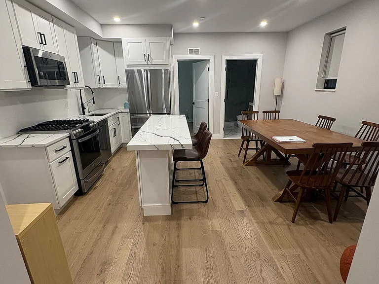 173 Maverick St #2 — Photo 2