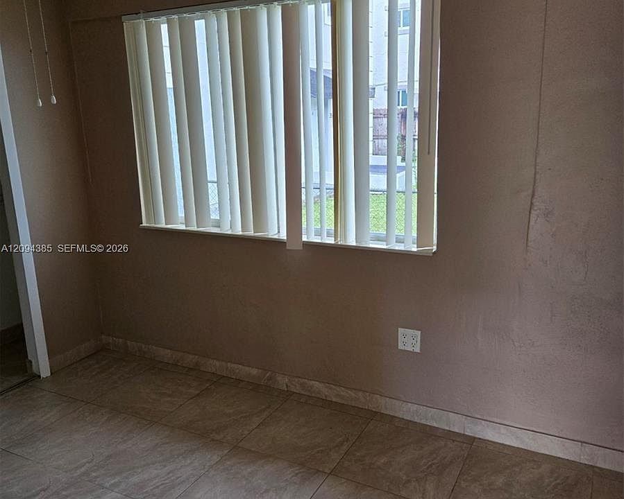 1st image of 354 W 19th St