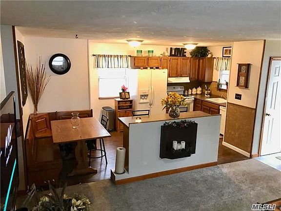 5th image of 166 Auborn Ave