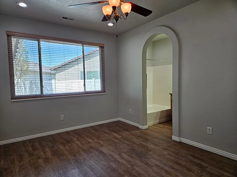 743 N Haworth Cir — Photo 21