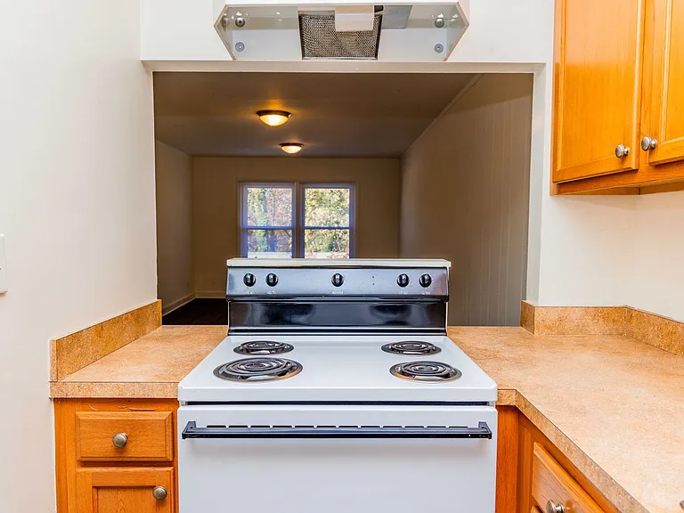 Gardenwood Apartments — Photo 8