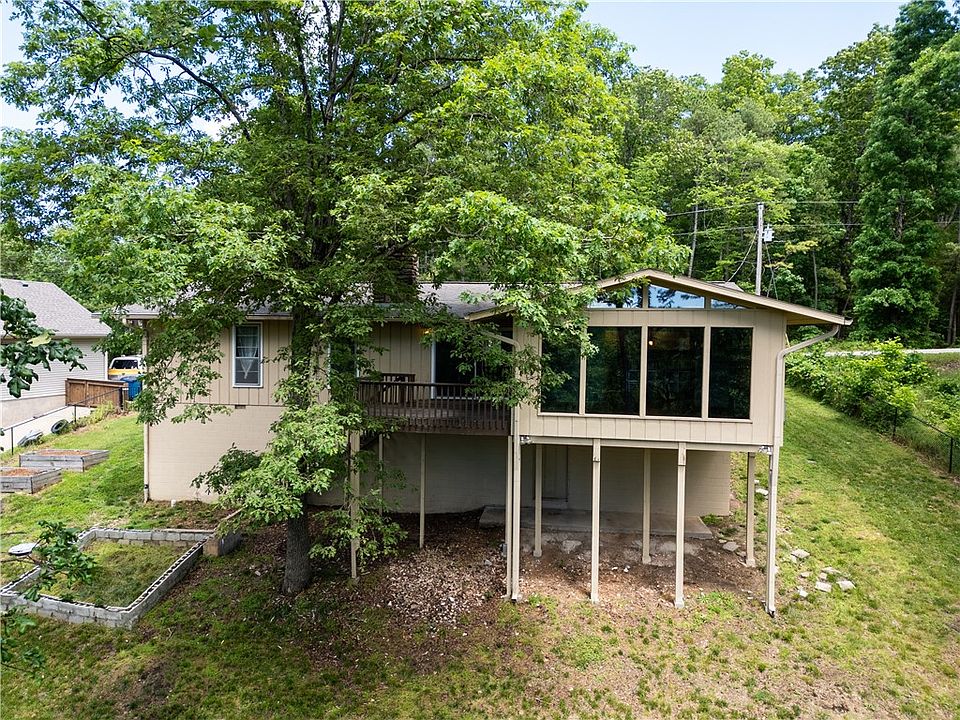1st image of 9 Newnham Ln