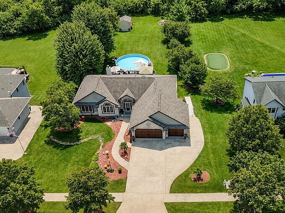 3rd image of 618 Two Rivers DRIVE