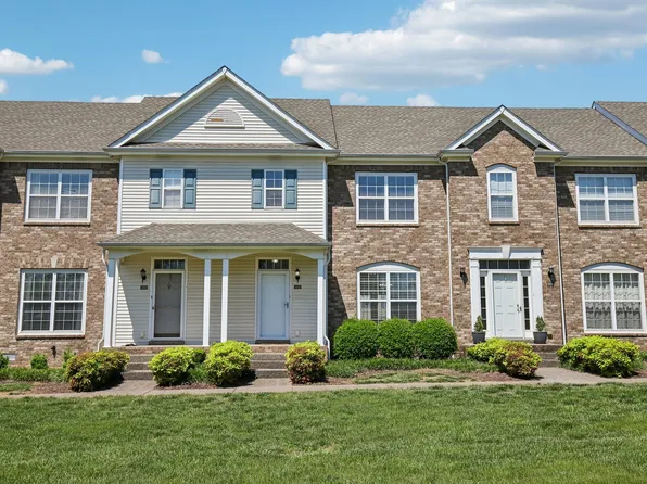 1012 McKenna Dr, Thompsons Station, TN 37179