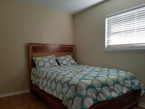 4th image of 206 E Circle Dr