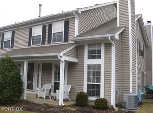 203 Acorn Dr, Streamwood, IL