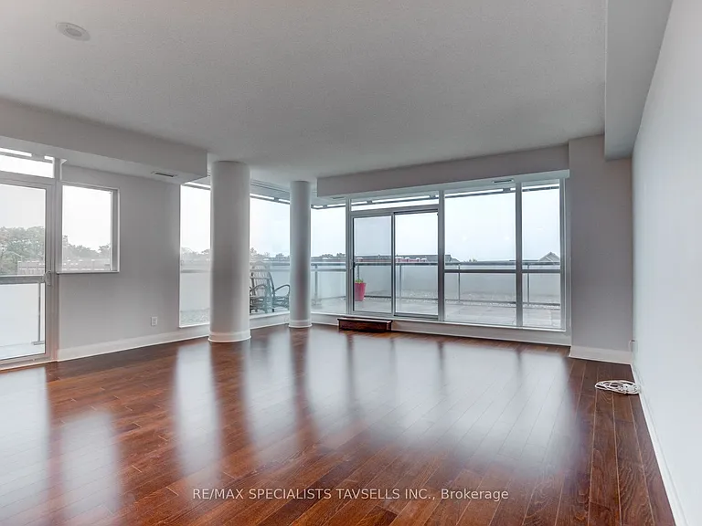 1 Hurontario St #304 — Photo 7