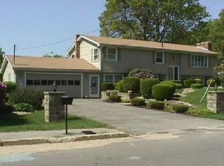 6 La Casa Dr, Coventry, RI 02816