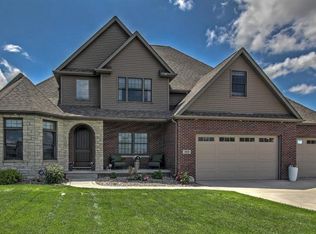865 Huey Dr, Crown Point, IN 46307