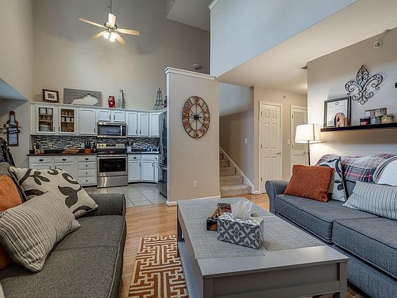 5th image of 225 Crescent Hill Pl APT 202