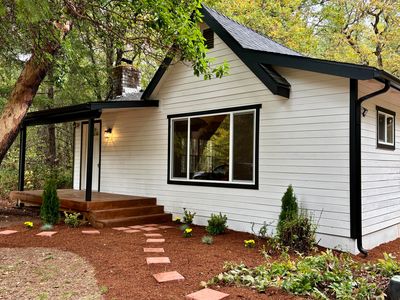 3115 Rockydale Rd, Cave Junction, OR, 97523