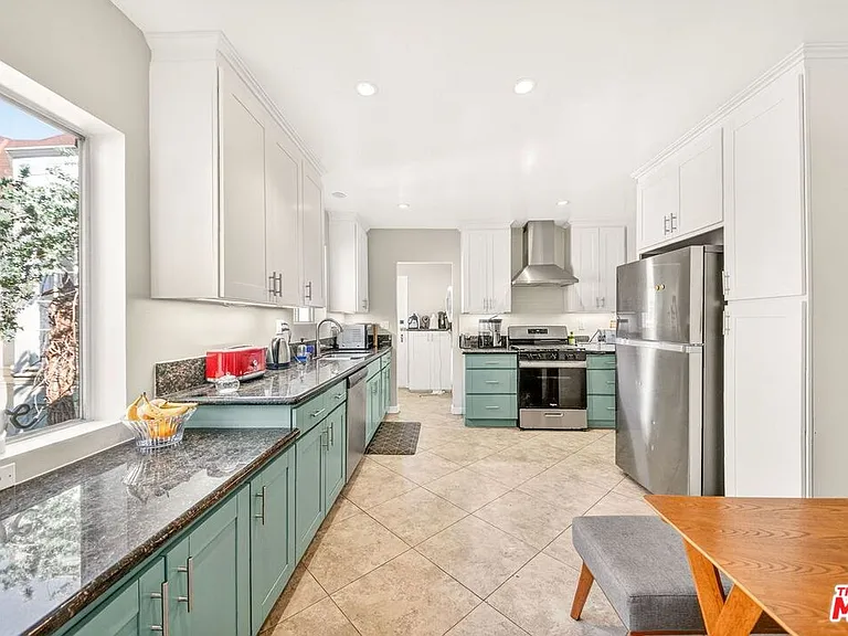 9928 Robbins Dr — Photo 34