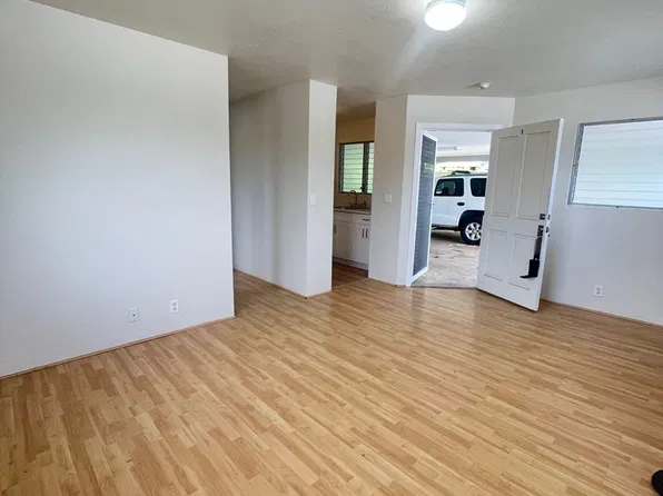 99-175 Ohekani Loop, Aiea, HI 96701