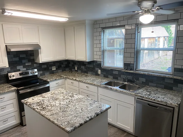 2242 Piedmont Pl — Photo 16
