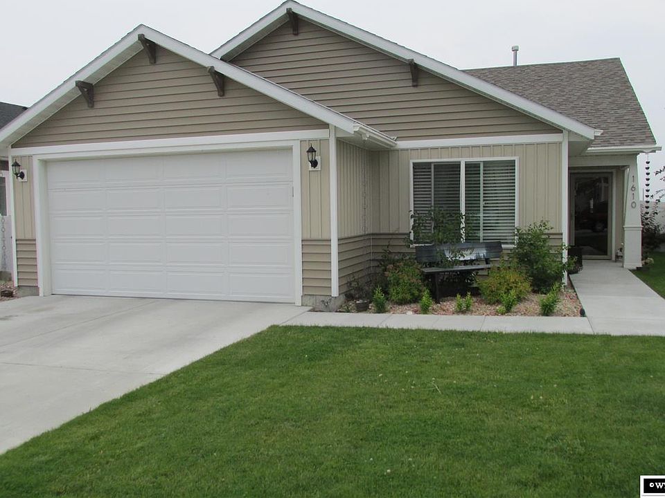 1st image of 1610 Hawk Dr