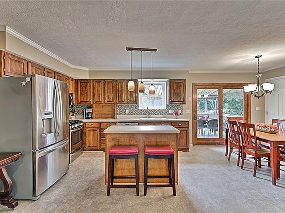 3rd image of 112 Glenbrook Dr