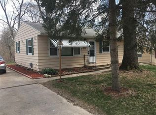 1424 38th St SE, Cedar Rapids, IA 52403