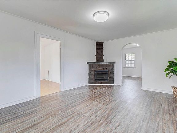 5th image of 607 Speed St