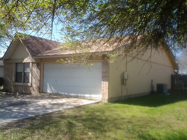 3506 Buzz Aldrin Dr — Photo 1