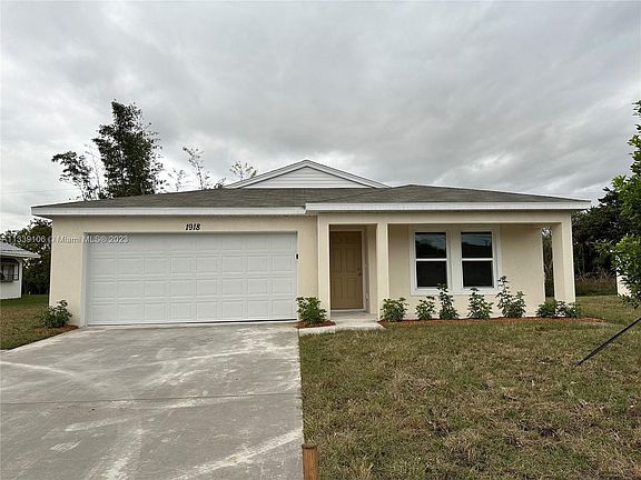 2nd image of 1918 SE Floresta Dr