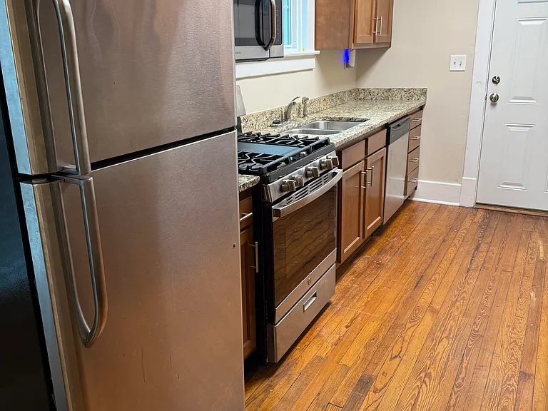 908 Delor Ave — Photo 6