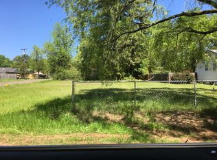 705 Rockdale Dr, Longview, TX 75604