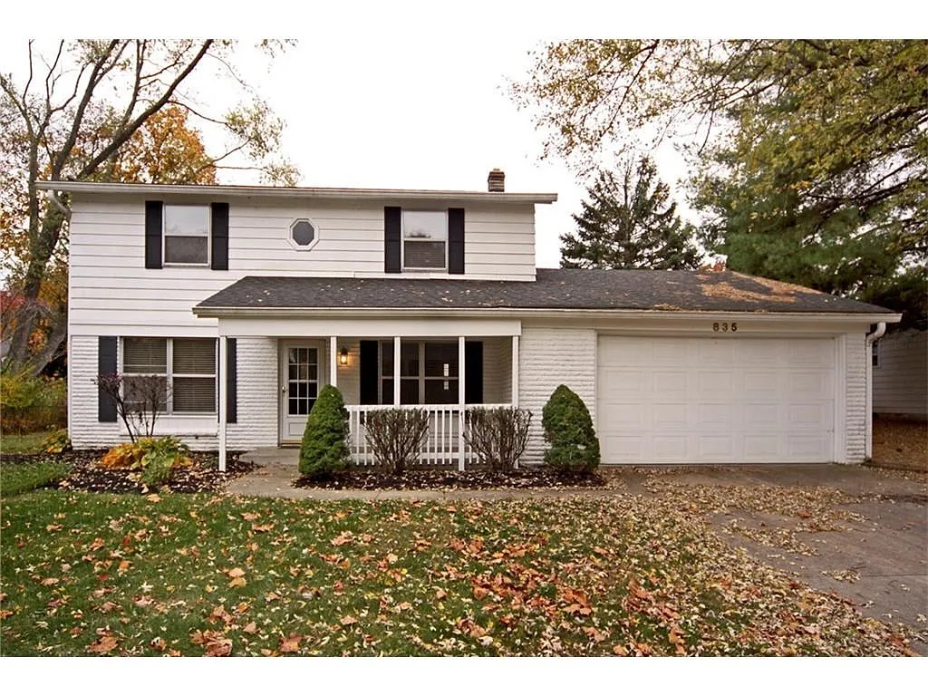 835 College Way photo 1