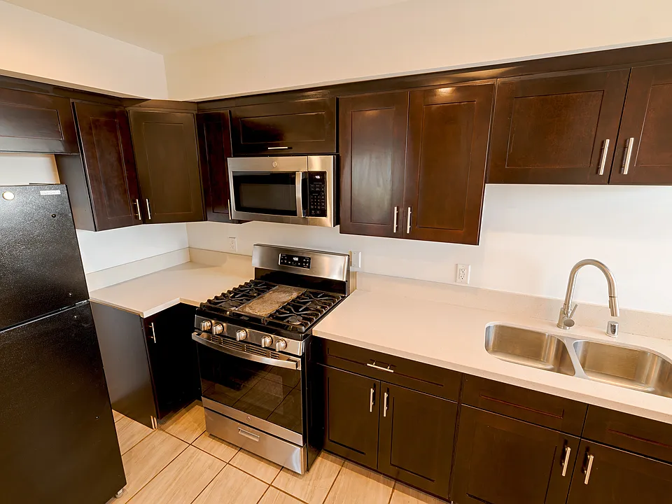 1264 W Adams Blvd #1