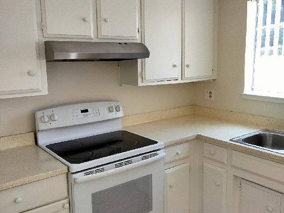 3rd image of 1549 Lincoln Blvd APT 5