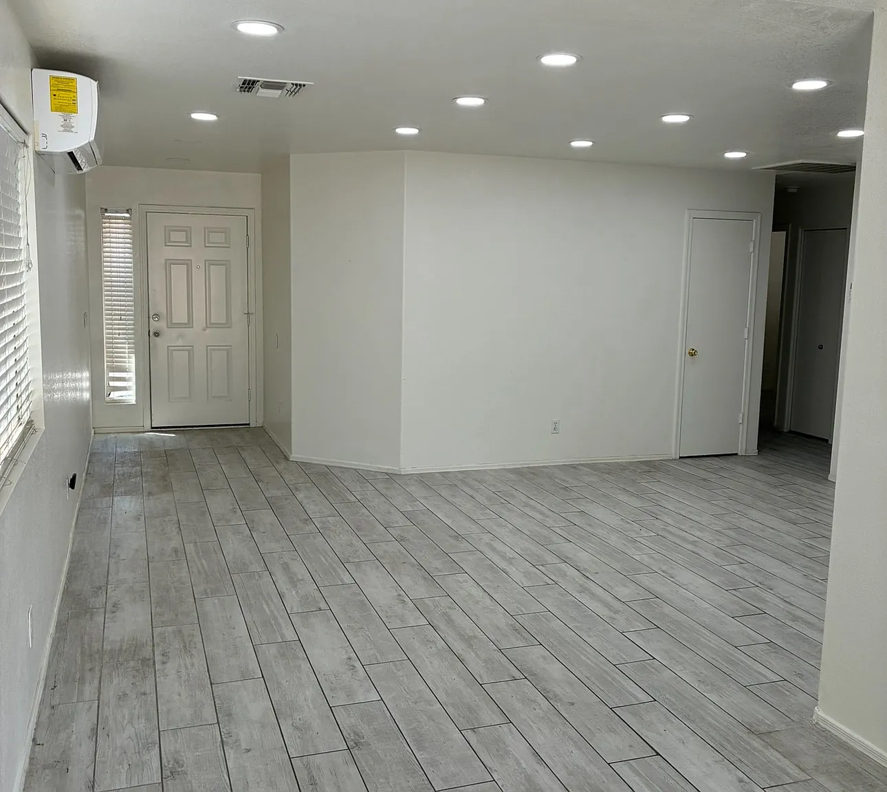 18 W Ingram St — Photo 1