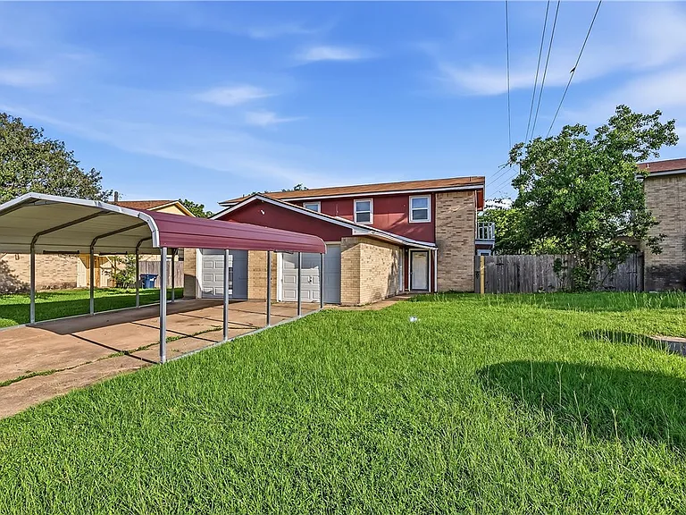 1521 Hawk Tree Dr — Photo 2
